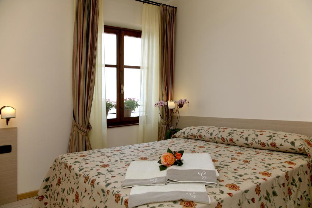 Locanda Le Palafitte Бардоліно Номер фото