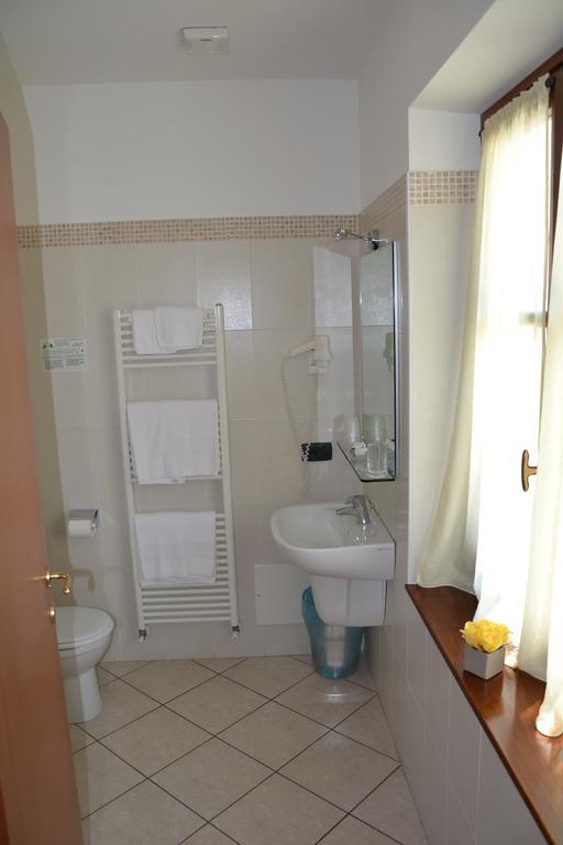 Locanda Le Palafitte Бардоліно Номер фото