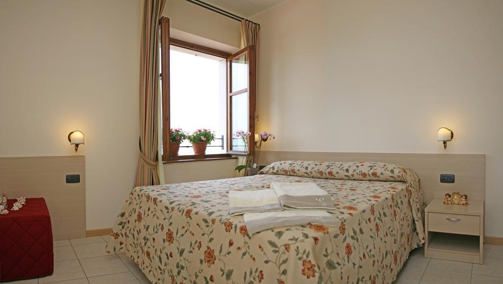 Locanda Le Palafitte Бардоліно Номер фото